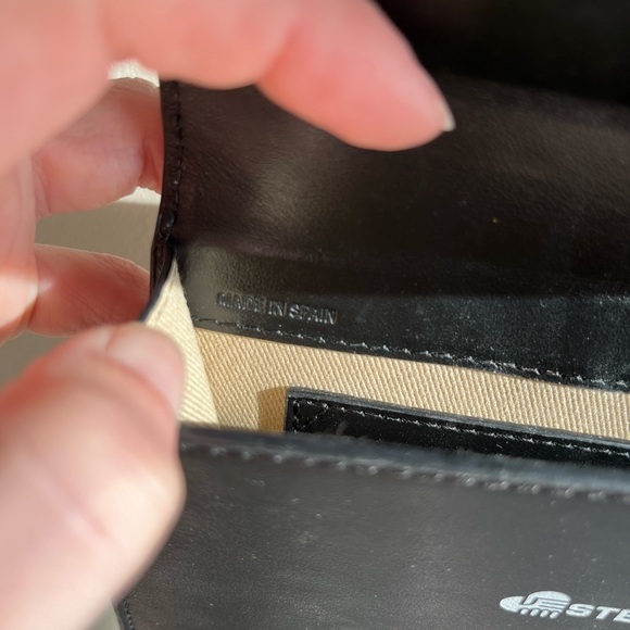 Ester Manas Black Leather Heart Holding Hands Crossbody Purse - Picture 6 of 11